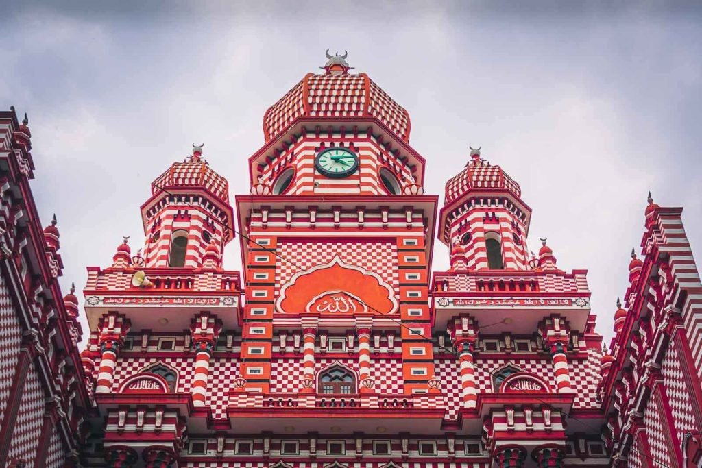 Red Mosque (Jami Ul-Alfar) in Pettah, Colombo