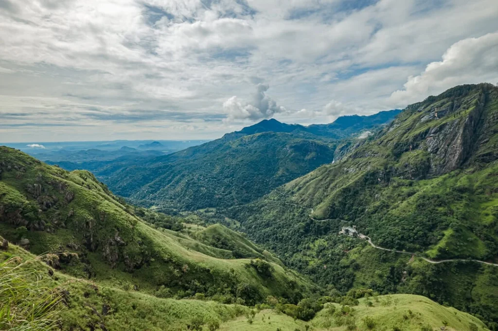 Mountain valley views around Ella, Sri Lanka