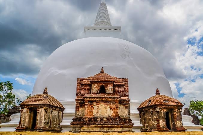 White stupa and brick shrines in Polonnaruwa